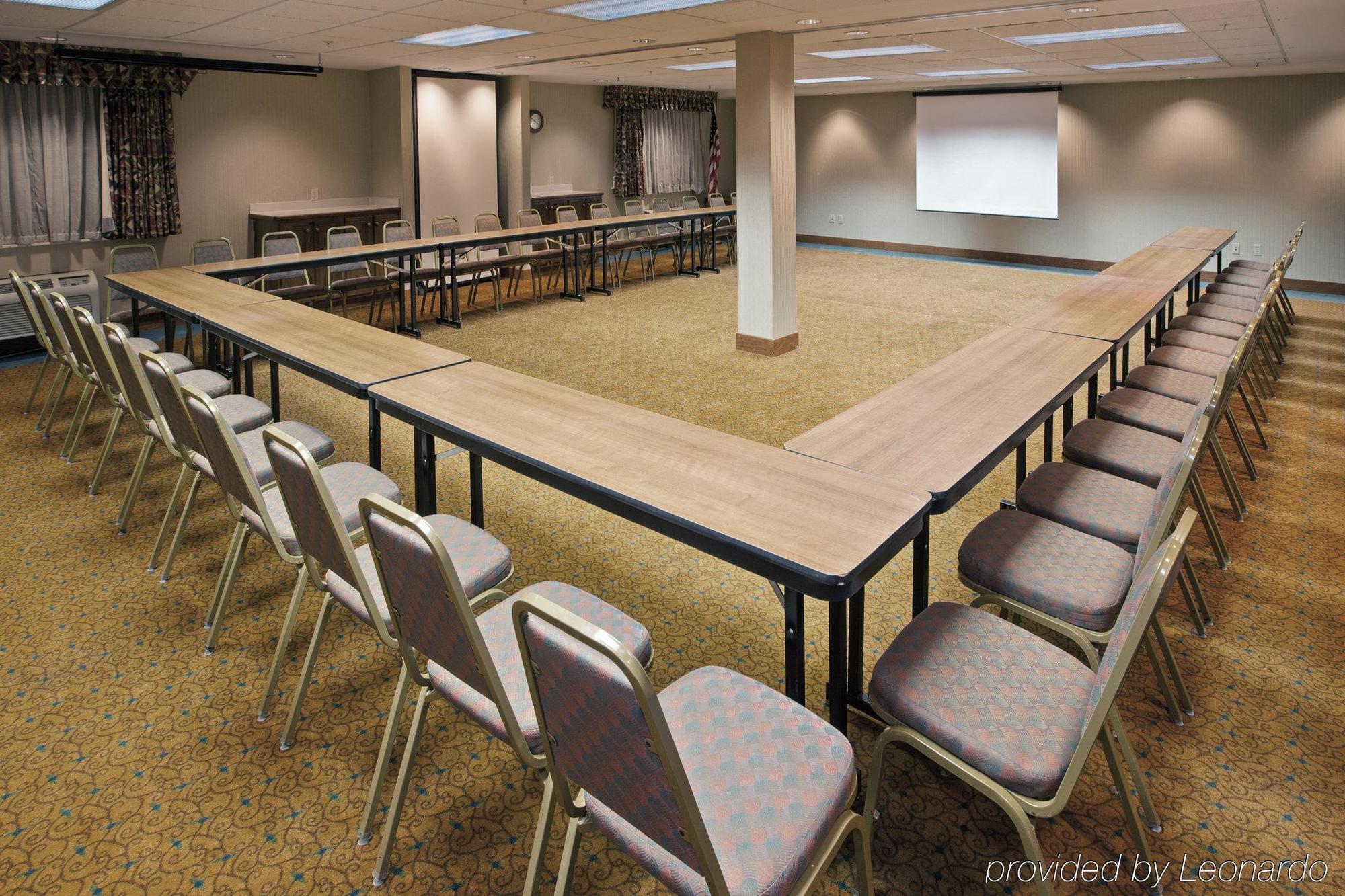 Country Inn & Suites By Radisson, Lansing, Mi Business photo